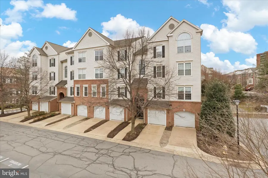 2323 Henshaw Pl #303, Alexandria, VA 22311 - Image #3