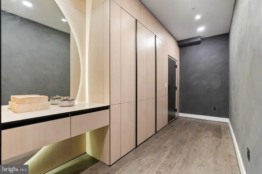 625 Slaters Ln #402, Alexandria, VA 22314 - Image #3