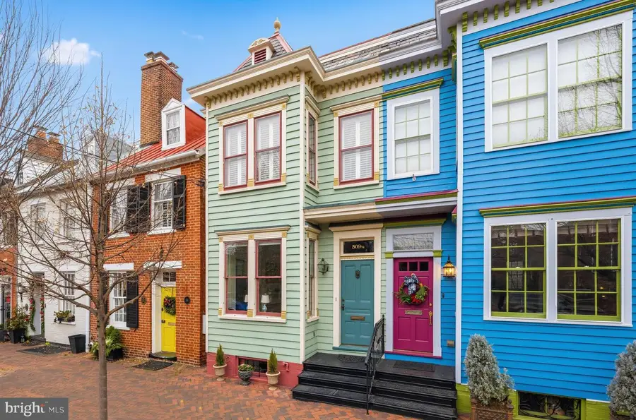 509 1/2 S Fairfax St, Alexandria, VA 22314 - Image #2