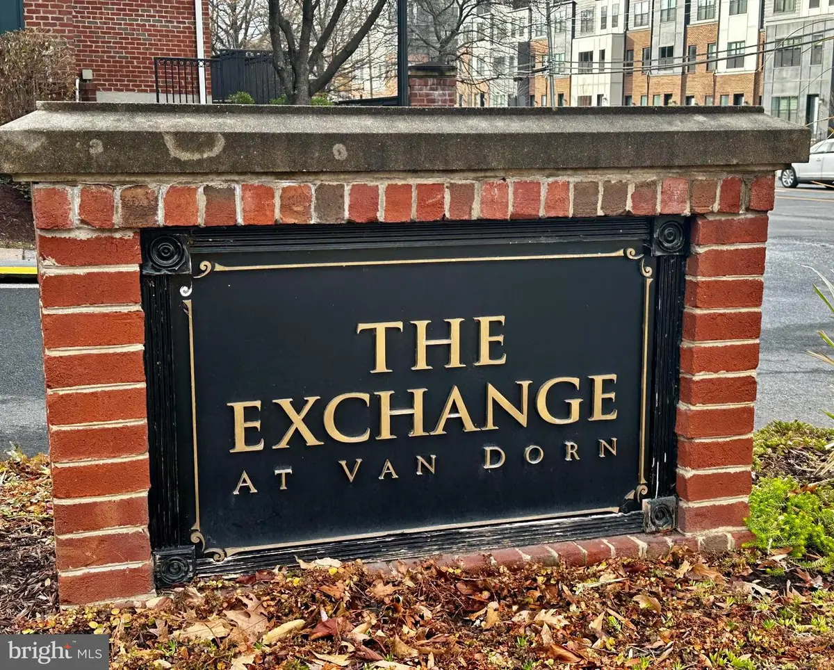 4854 Eisenhower Ave #354, Alexandria, VA 22304 - Image #1