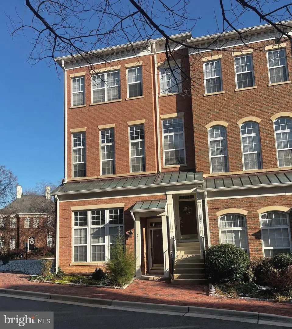 5129 Donovan Dr, Alexandria, VA 22304 - Image #1