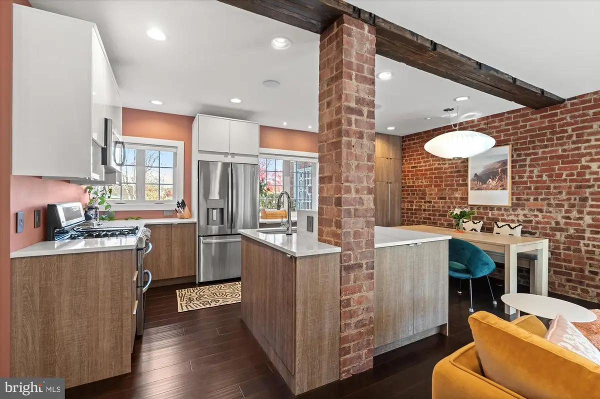 1028 Valley Dr, Alexandria, VA 22302 - Image #1