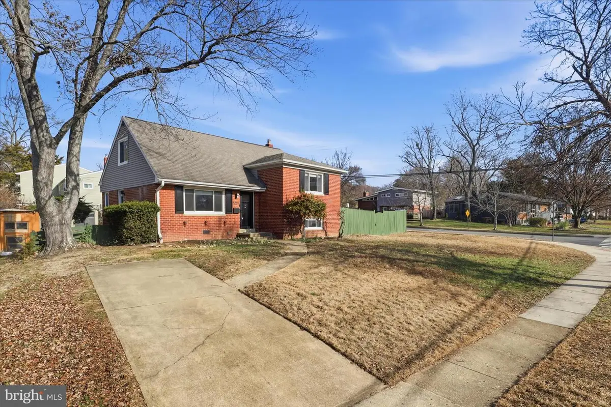 5201 Richenbacher Ave, Alexandria, VA 22304 - #1