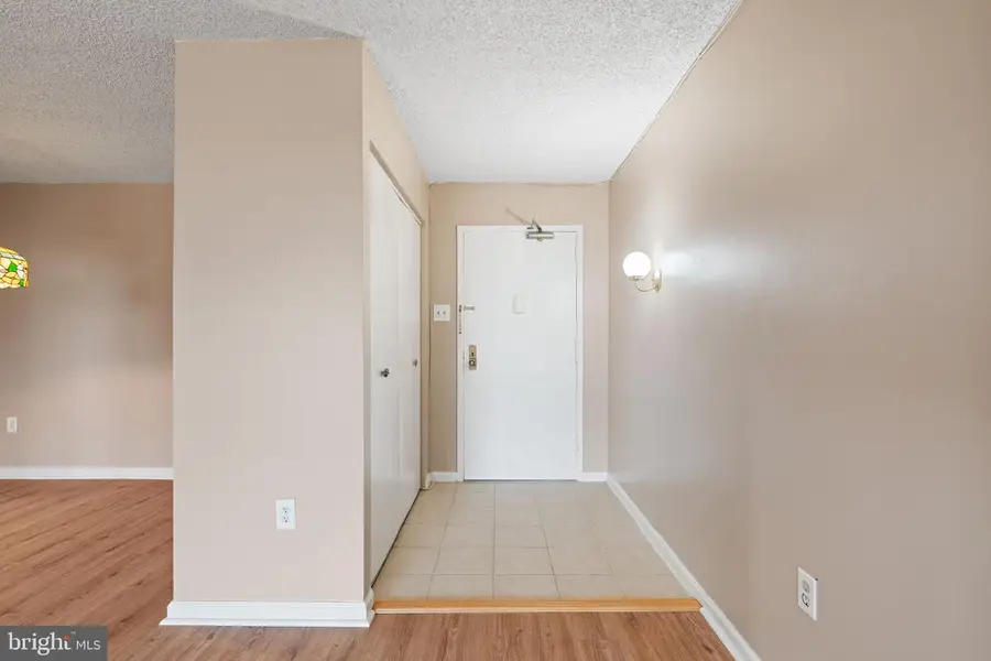 5300 Holmes Run Pkwy #812, Alexandria, VA 22304 - Image #2