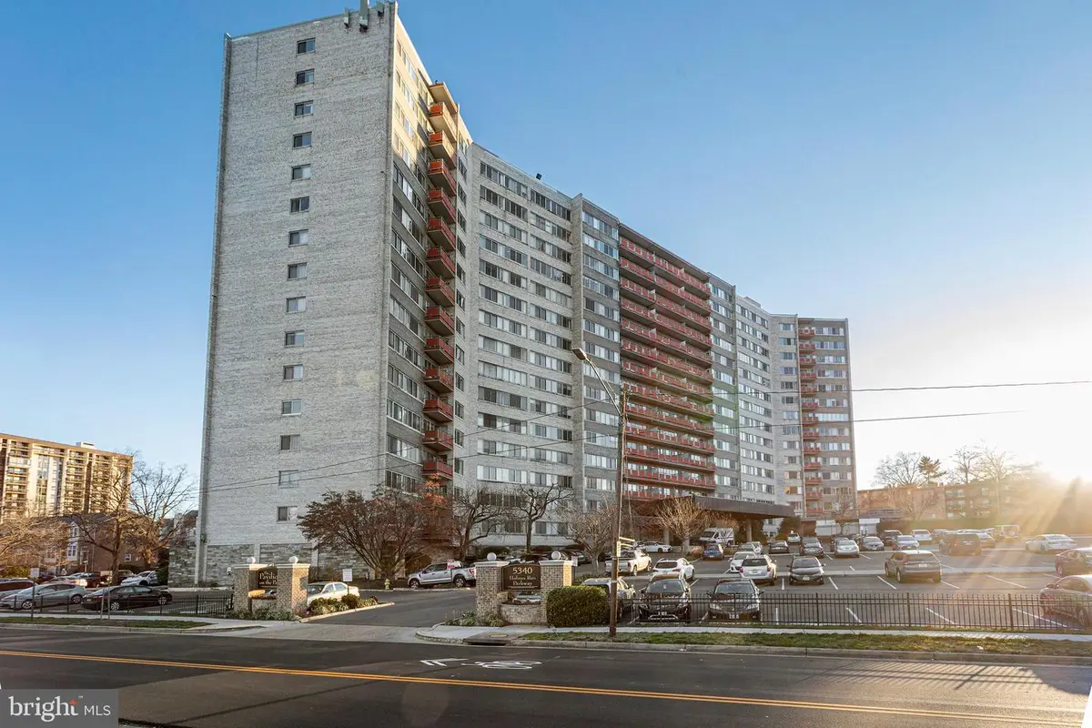 5340 Holmes Run Pkwy #1212, Alexandria, VA 22304 - Image #1