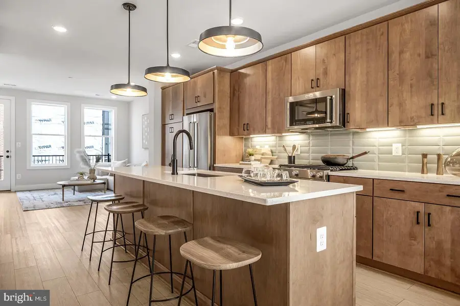 402 Swann Ave, Alexandria, VA 22301 - Image #2