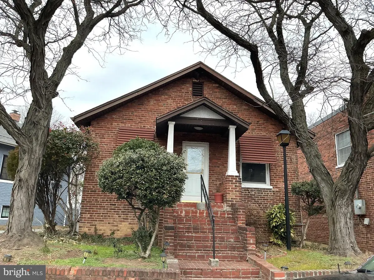 520 E Mount Ida Ave, Alexandria, VA 22301 - Image #1