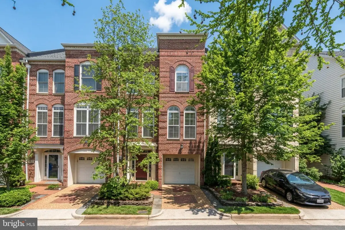 5236 Brawner Pl, Alexandria, VA 22304 - #1