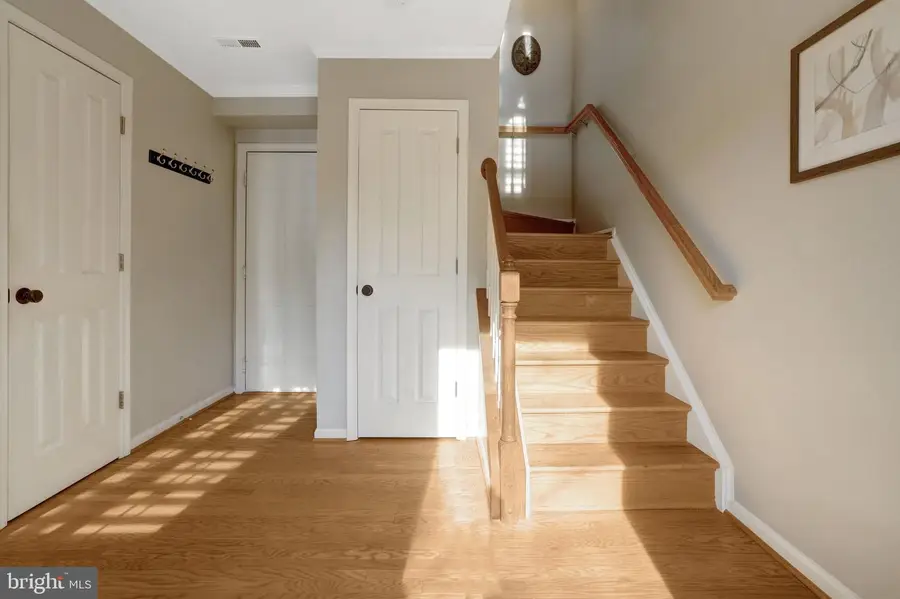 2422 N Hampton Dr, Alexandria, VA 22311 - Image #3