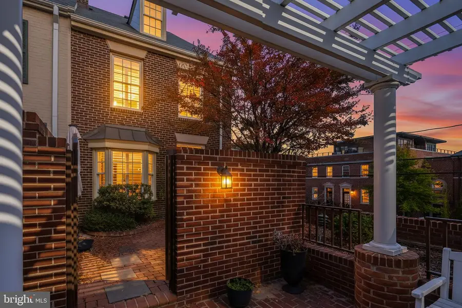 564 N Saint Asaph St N, Alexandria, VA 22314 - Image #2