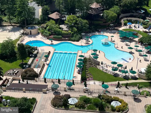 205 Yoakum Pkwy #1020, ALEXANDRIA, VA 22304