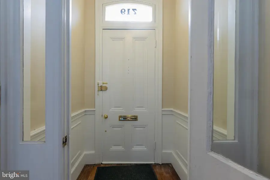 719 Gibbon St, Alexandria, VA 22314 - Image #2