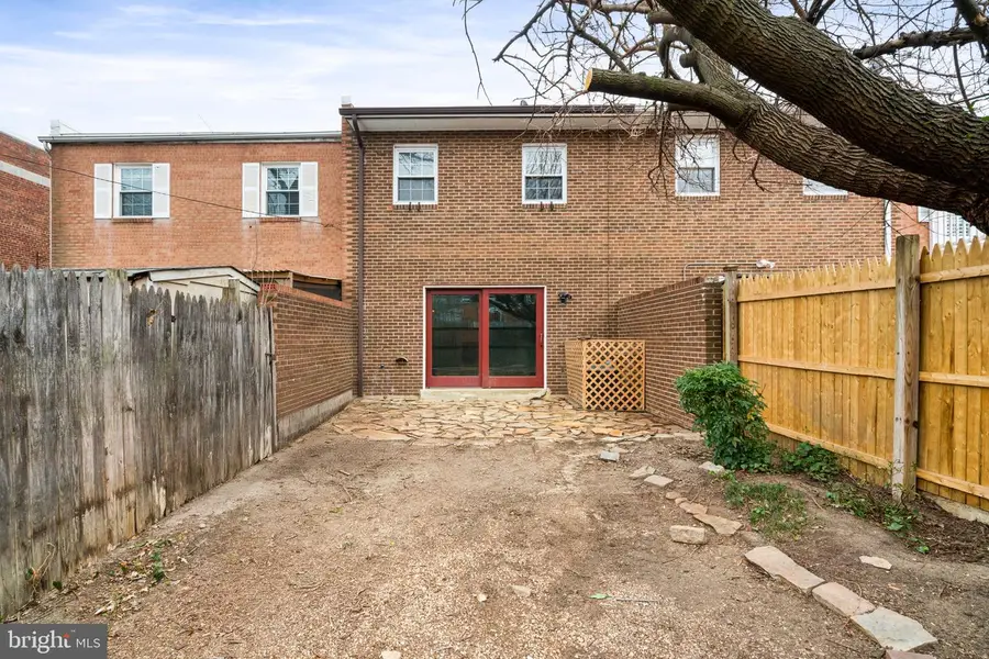 1004 Colonial Ave, Alexandria, VA 22314 - Image #2