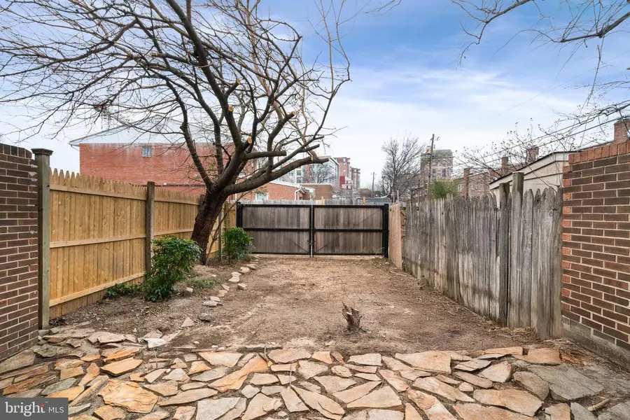 1004 Colonial Ave, Alexandria, VA 22314 - Image #3