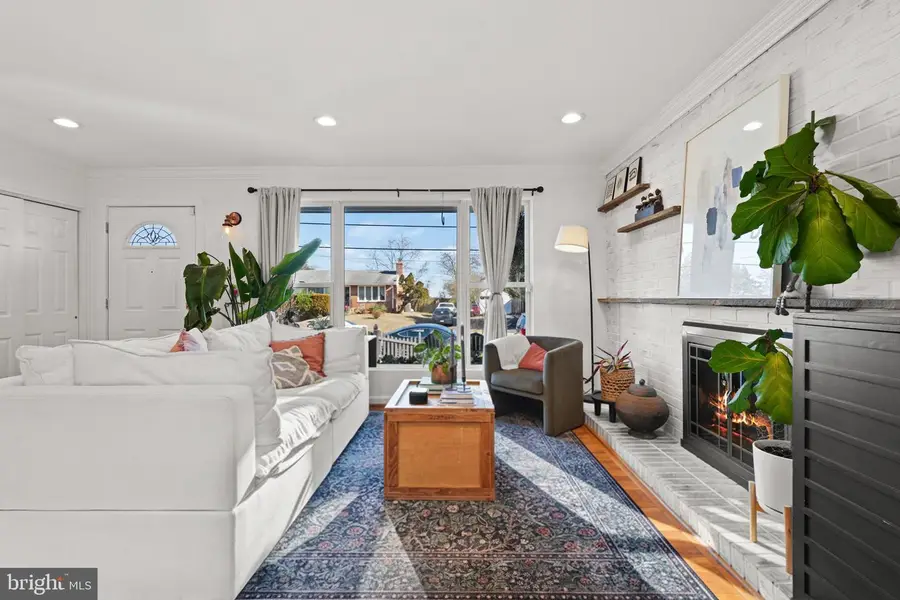 2114 N Earley St, Alexandria, VA 22302 - Image #2