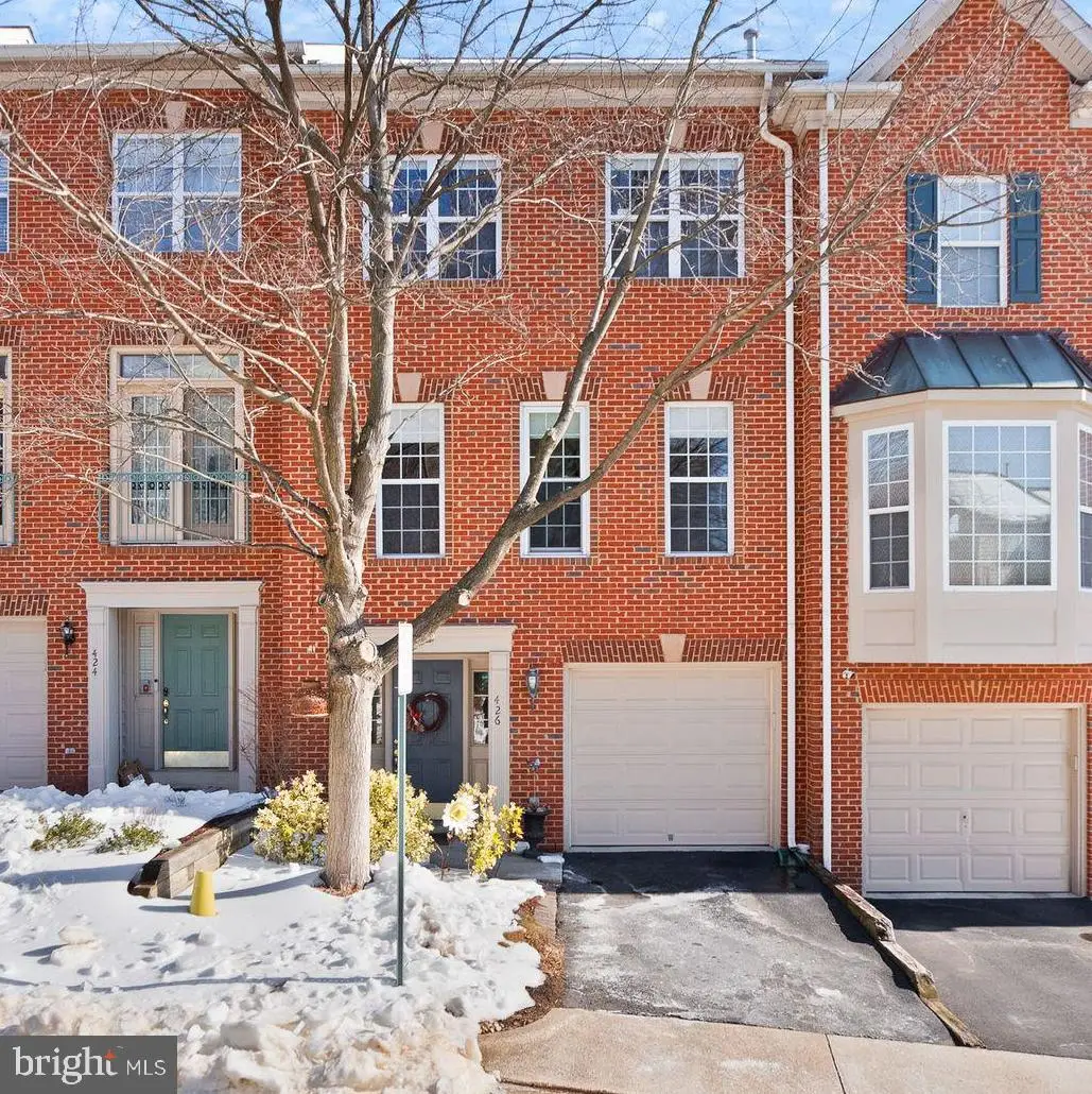 426 Stanton Pl, Alexandria, VA 22304 - Image #1