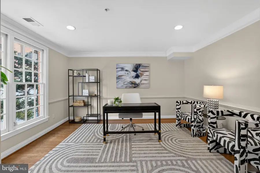 1220 Roundhouse Ln, Alexandria, VA 22314 - #3