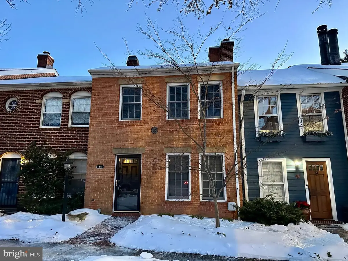 818 Wolfe St, Alexandria, VA 22314 - Image #1