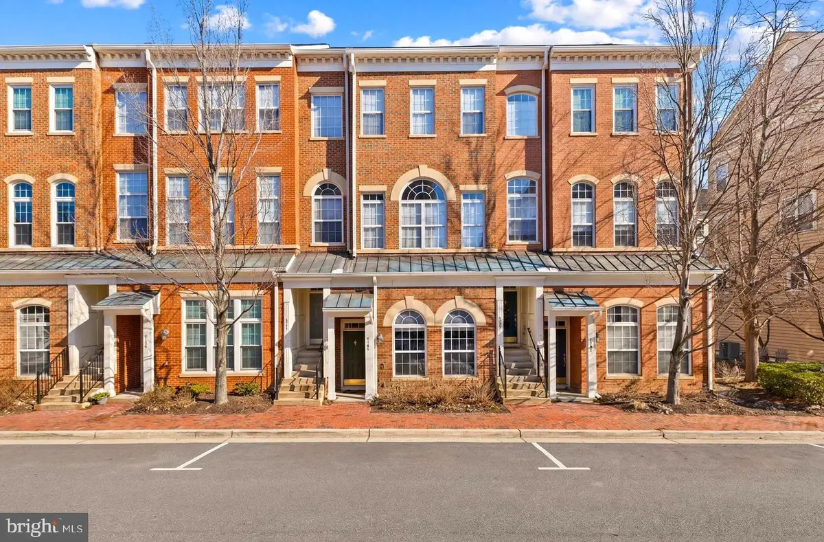 5105 Donovan Dr, Alexandria, VA 22304 - #1