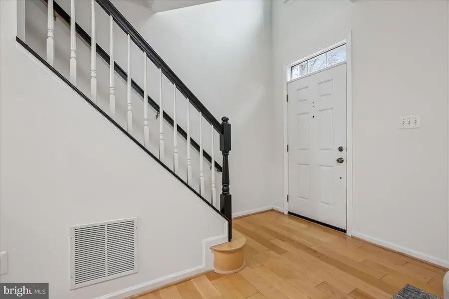 5850 Cowling Ct, Alexandria, VA 22304 - #3