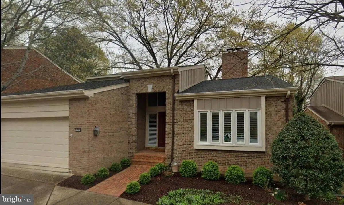 1703 Maple Hill Pl, Alexandria, VA 22302 - #1