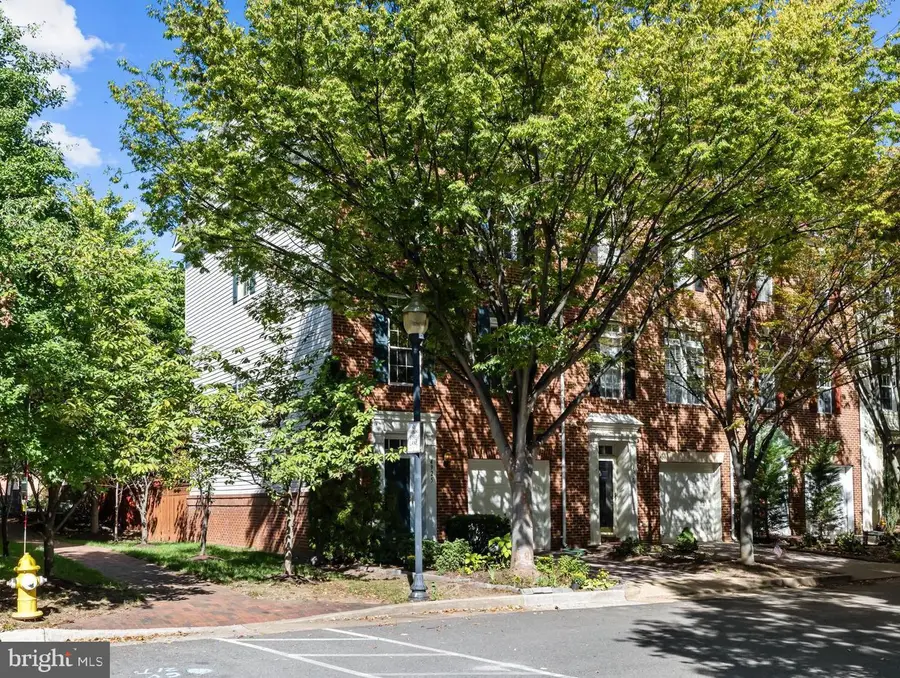 4925 Waple Ln, Alexandria, VA 22304 - #2