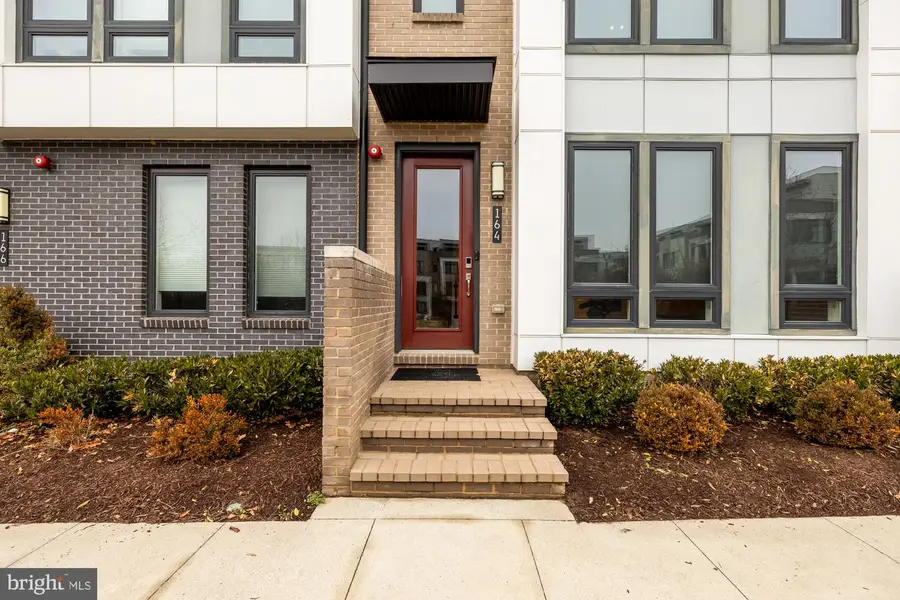 164 Ike Dr, Alexandria, VA 22314 - #2