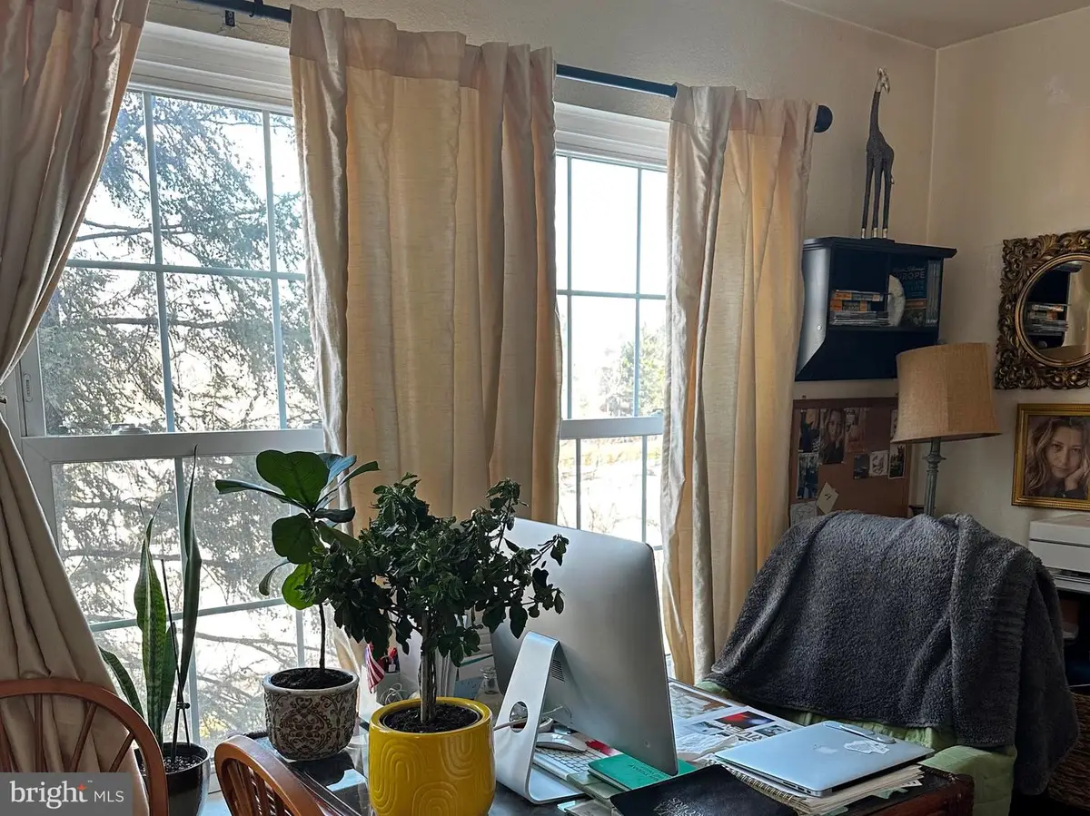 3315 Wyndham Cir #2233, Alexandria, VA 22302 - #1