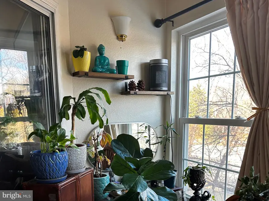 3315 Wyndham Cir #2233, Alexandria, VA 22302 - #3