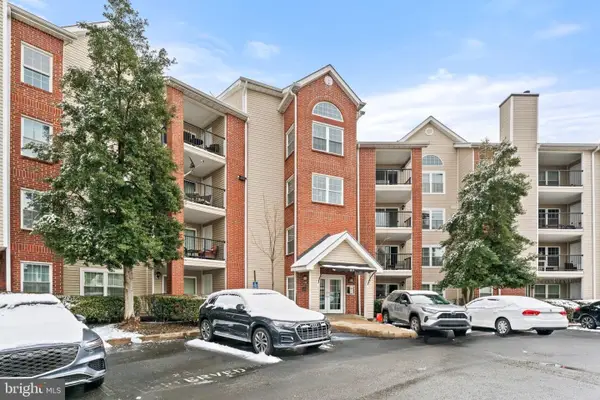 3313 Wyndham Cir #2210, ALEXANDRIA, VA 22302