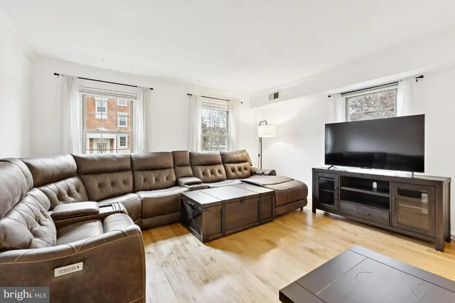 529 Bashford Ln #1, Alexandria, VA 22314 - #3