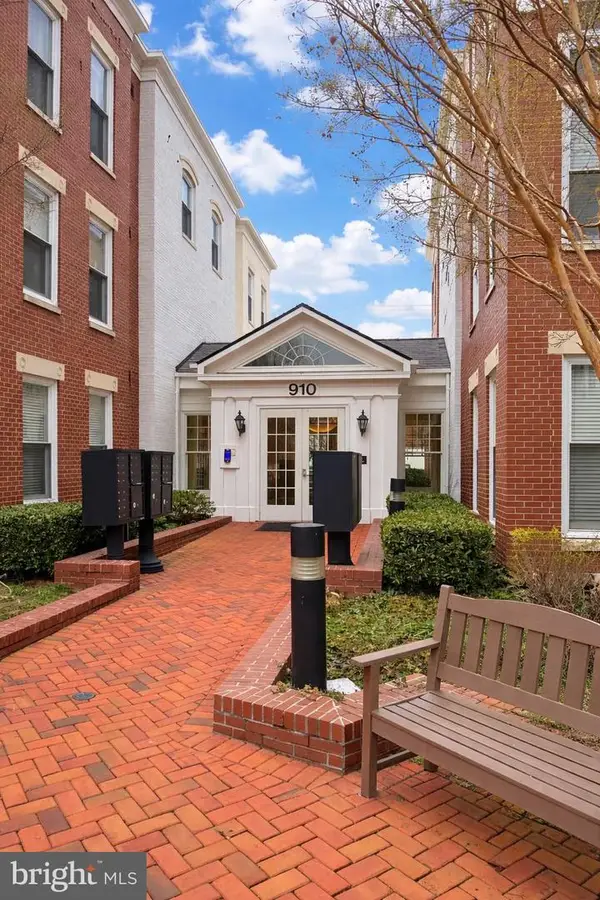 910 Powhatan St #304s, ALEXANDRIA, VA 22314