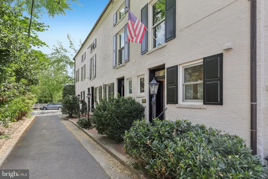 10 Muirs Ct, Alexandria, VA 22314 - #2