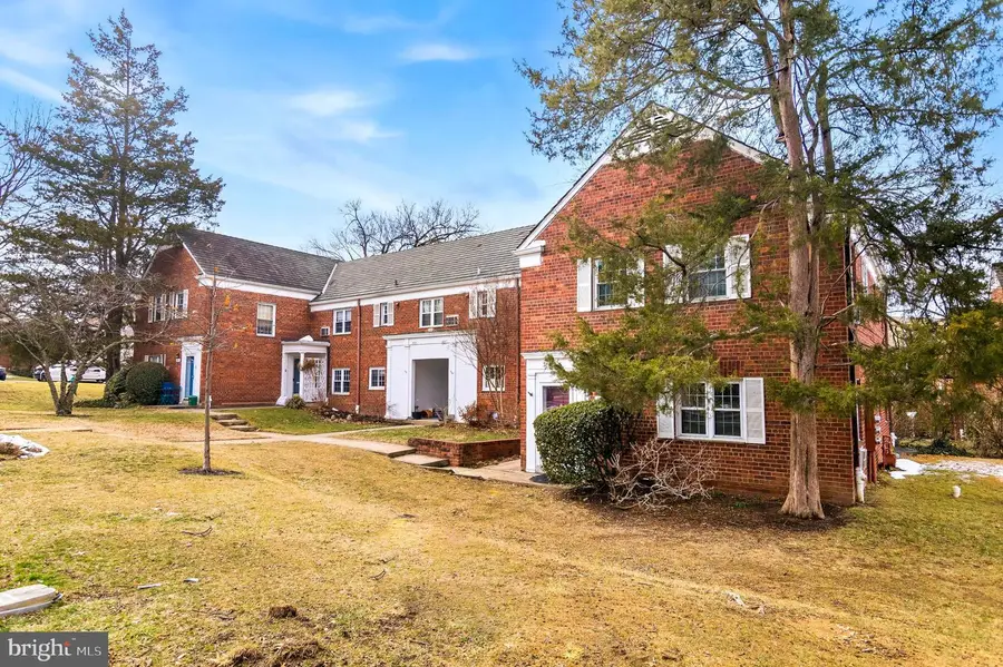 1415 Martha Custis Dr, Alexandria, VA 22302 - #2