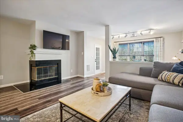 244 S Reynolds St #109, ALEXANDRIA, VA 22304