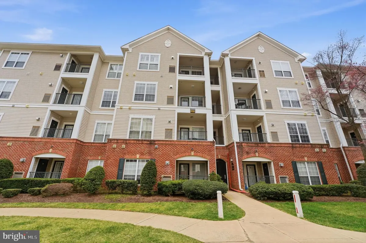 4854 Eisenhower Ave #351, Alexandria, VA 22304 - #1