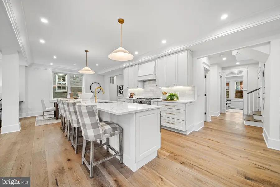 607 Johnston Pl, Alexandria, VA 22301 - #2