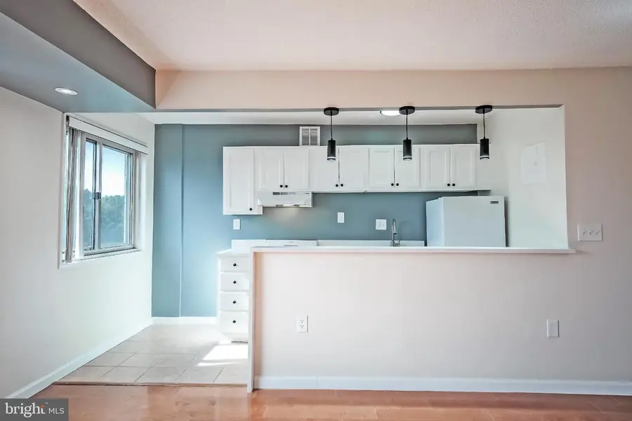 2500 N Van Dorn St #912, Alexandria, VA 22302 - #3