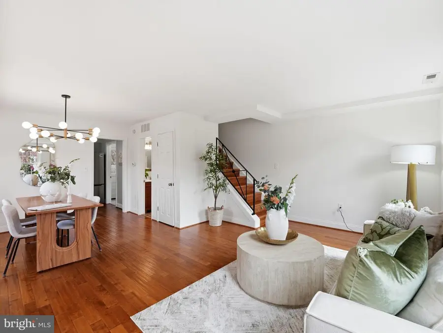 2406 N Dearing St, Alexandria, VA 22302 - #3