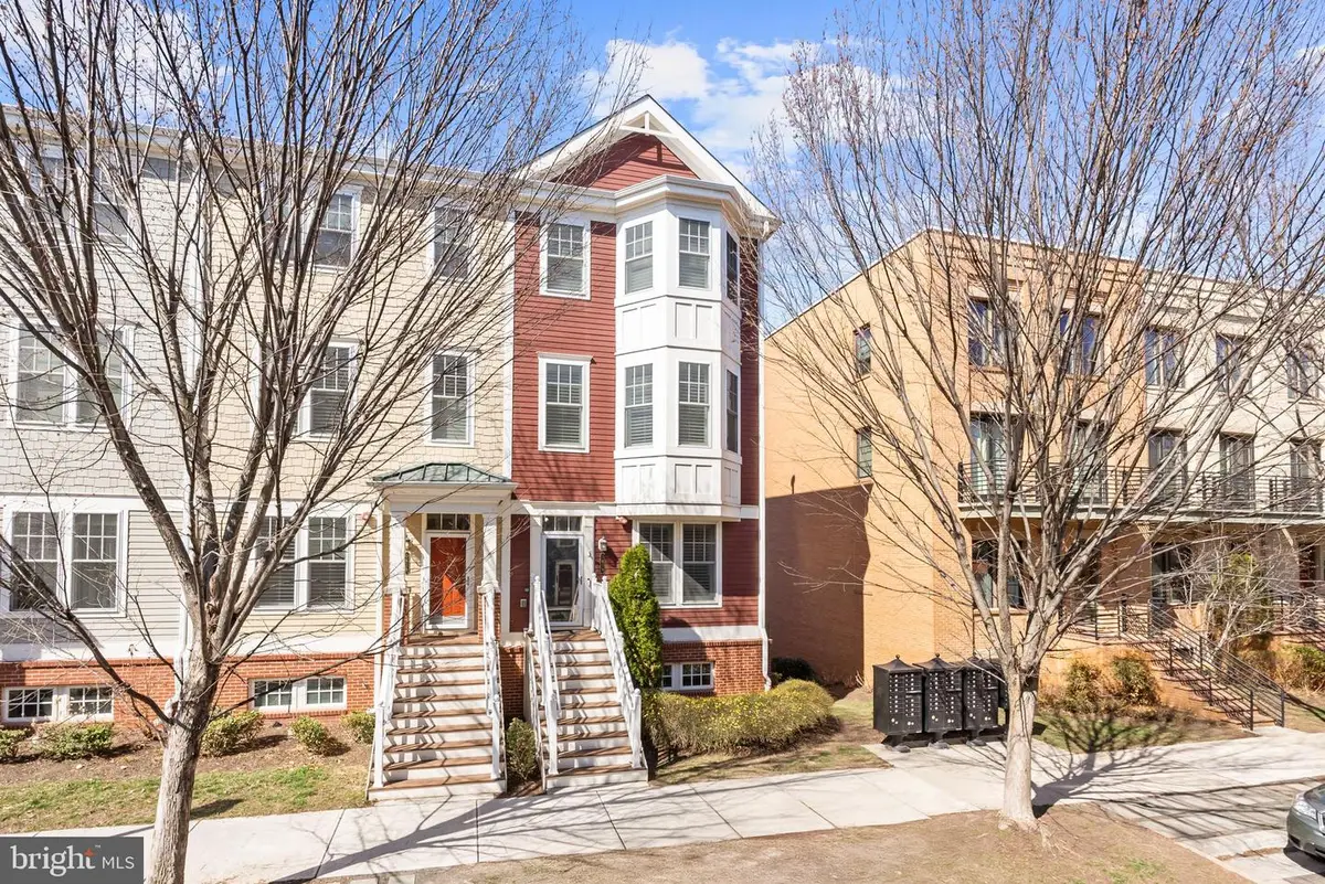 1418 Van Valkenburgh Ln, Alexandria, VA 22301 - #1