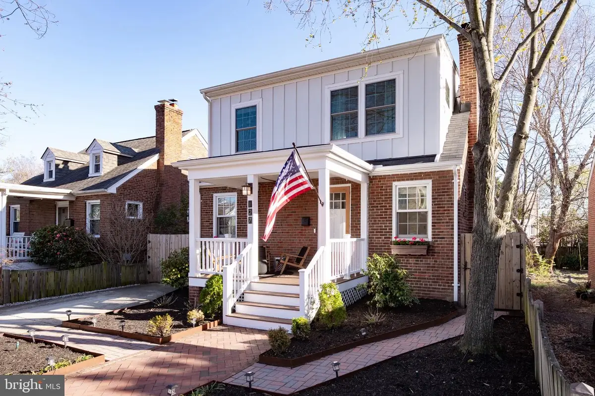 127 E Walnut St, Alexandria, VA 22301 - #1