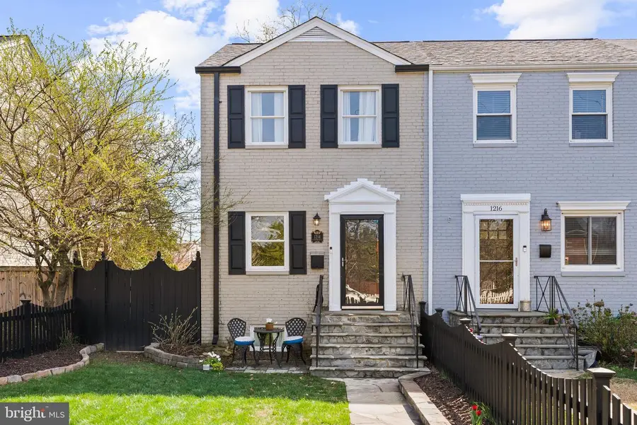 1214 Franklin St, Alexandria, VA 22314 - #2