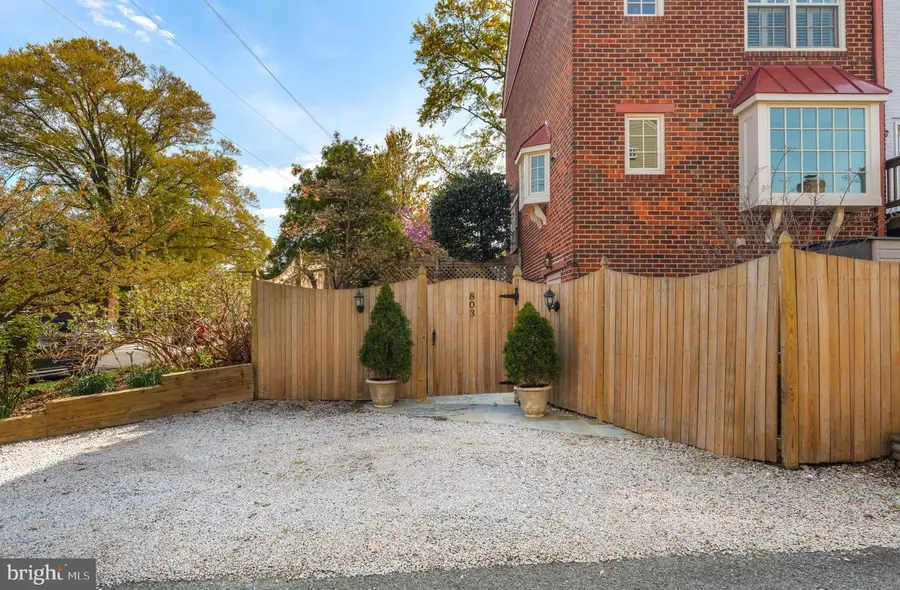 803 Green St, Alexandria, VA 22314 - #2