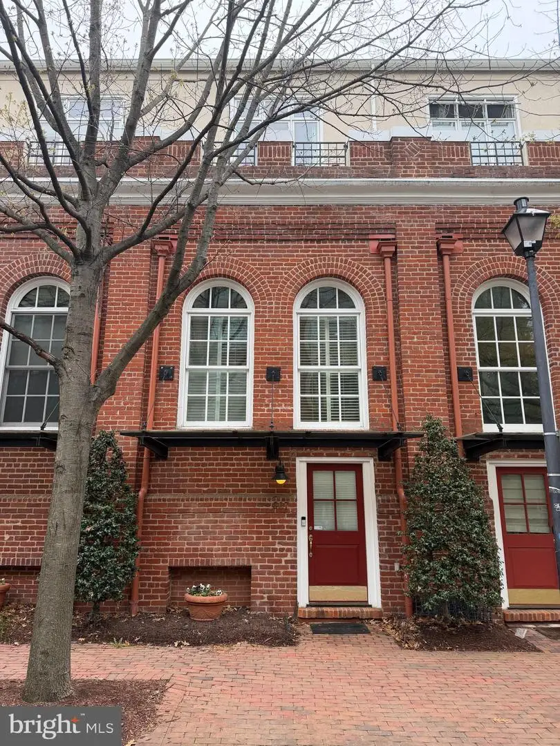 607 N Saint Asaph St, Alexandria, VA 22314 - #1