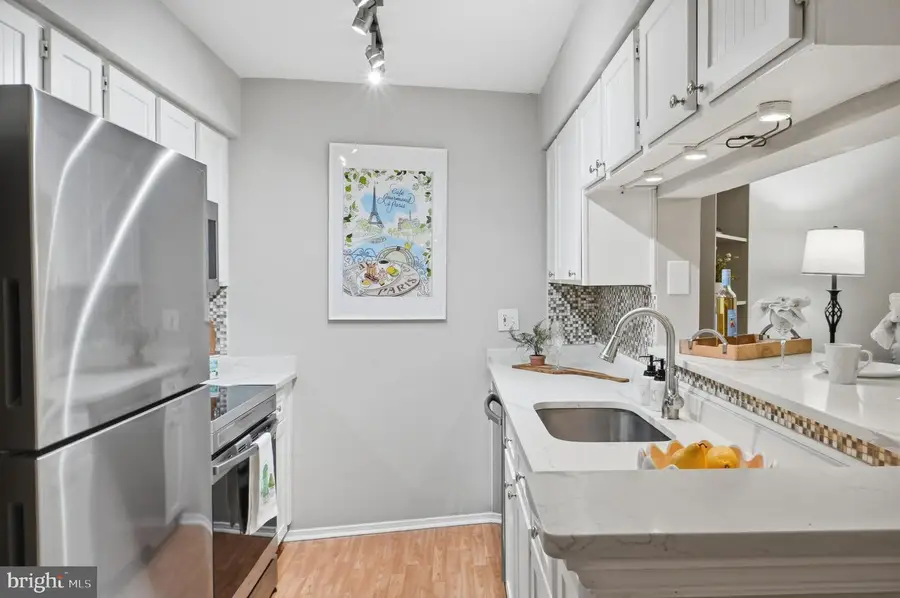 3313 Wyndham Cir #1209, Alexandria, VA 22302 - #3