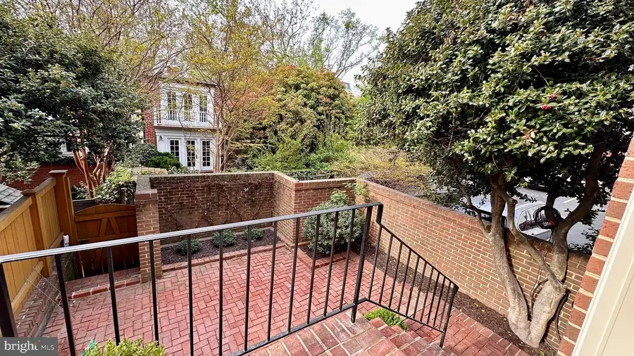 418 N Saint Asaph St N, Alexandria, VA 22314 - #2