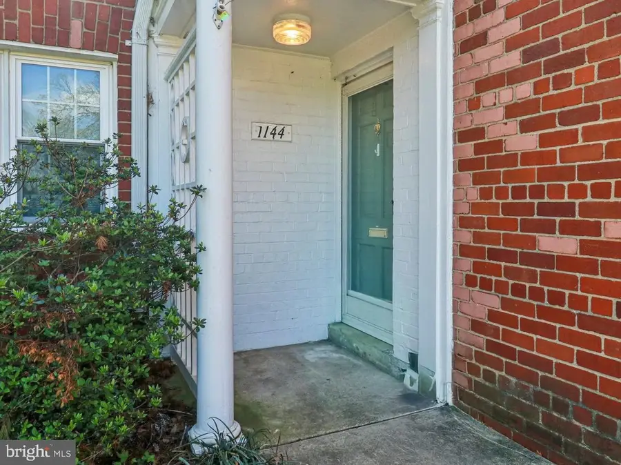 1144 Valley Dr, Alexandria, VA 22302 - #2