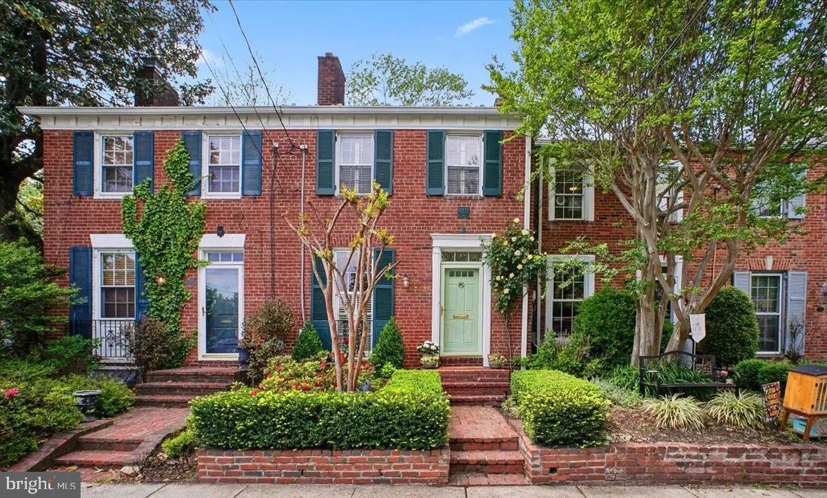 733 S Pitt St S, Alexandria, VA 22314 - #1