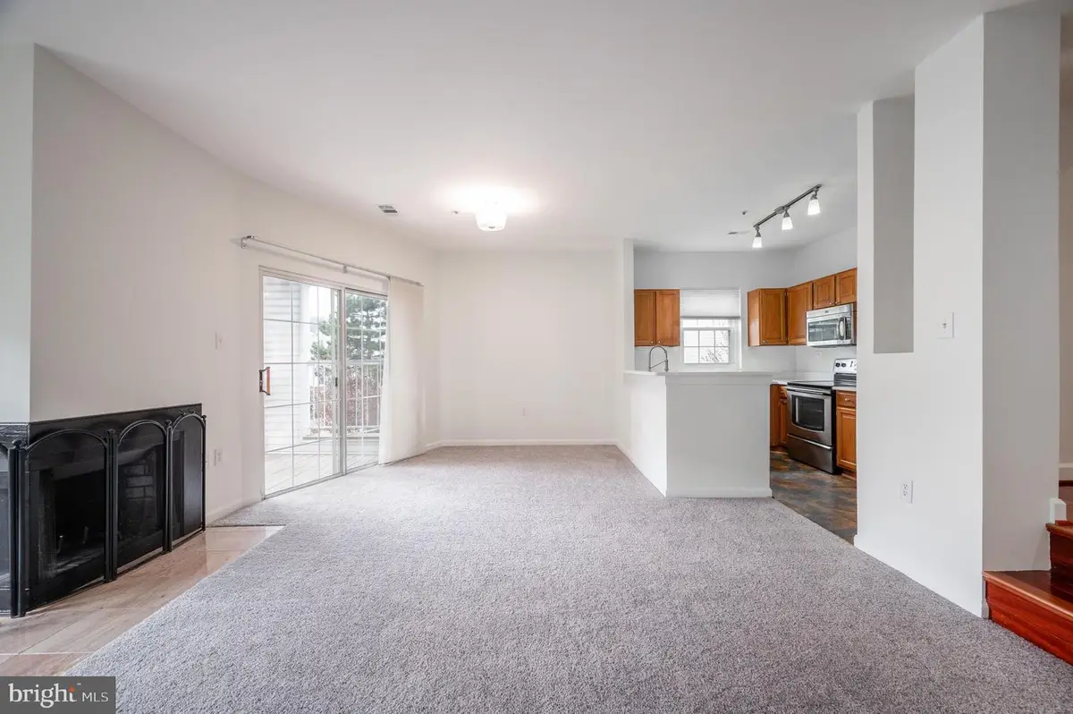 275 S Pickett St #201, Alexandria, VA 22304 - #1