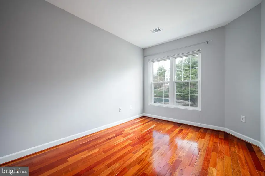 275 S Pickett St #201, Alexandria, VA 22304 - #3